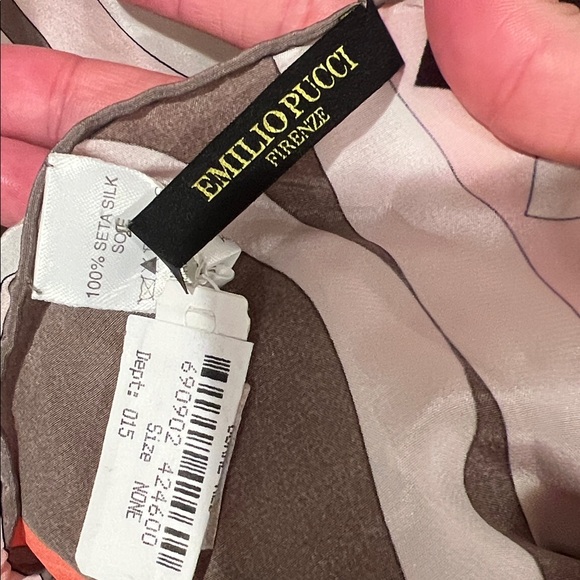 Emilio Pucci Patterned Scarf - Picture 2 of 6